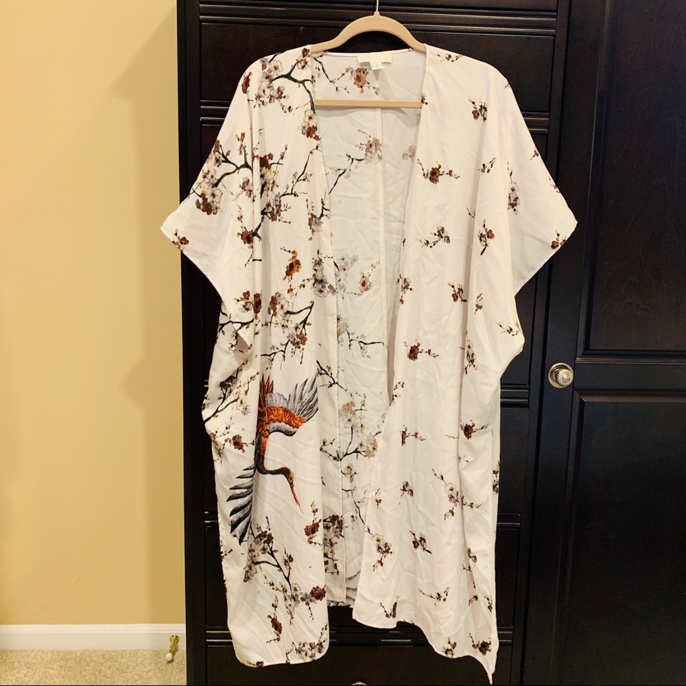 🖤 Beautiful Satin Kimono - F21 Plus